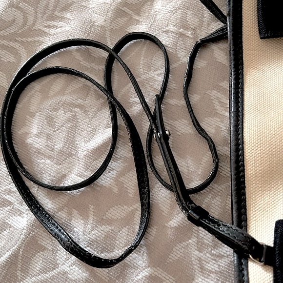 ✨ BALENCIAGA ✨ Cream/Black Cabas XS Bag 2-Way With Crossbody Strap Pouch - Picture 14 of 16